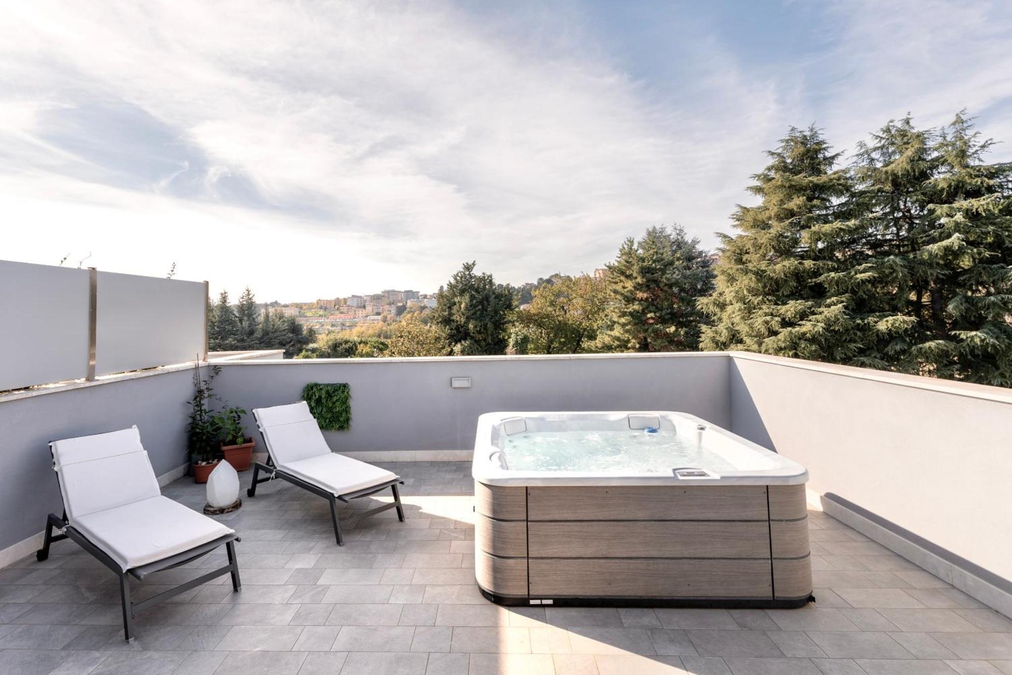 Luxury - Jacuzzi Apartments Near Rome เวลเลตริ ภายนอก รูปภาพ