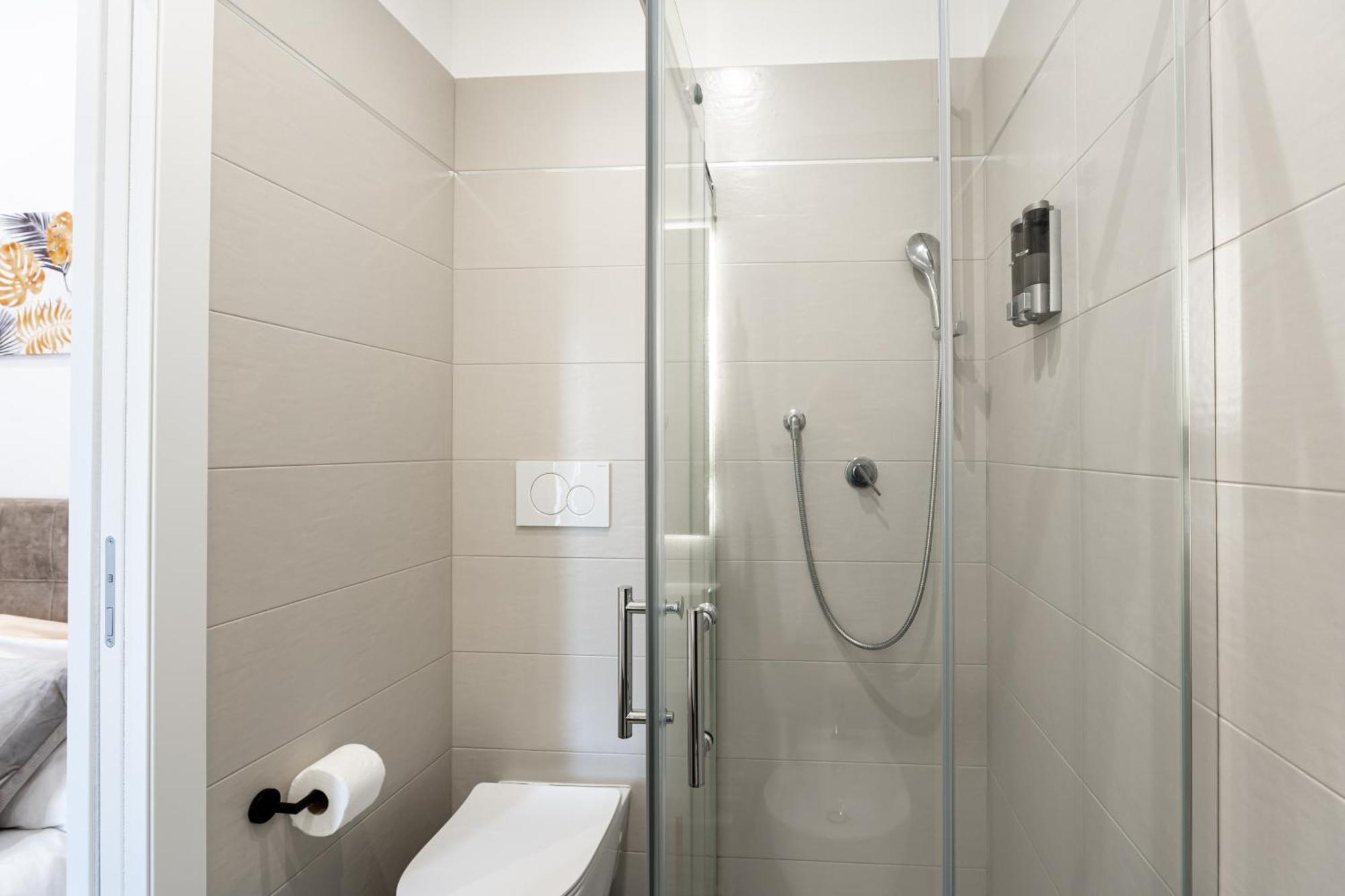 Luxury - Jacuzzi Apartments Near Rome เวลเลตริ ภายนอก รูปภาพ